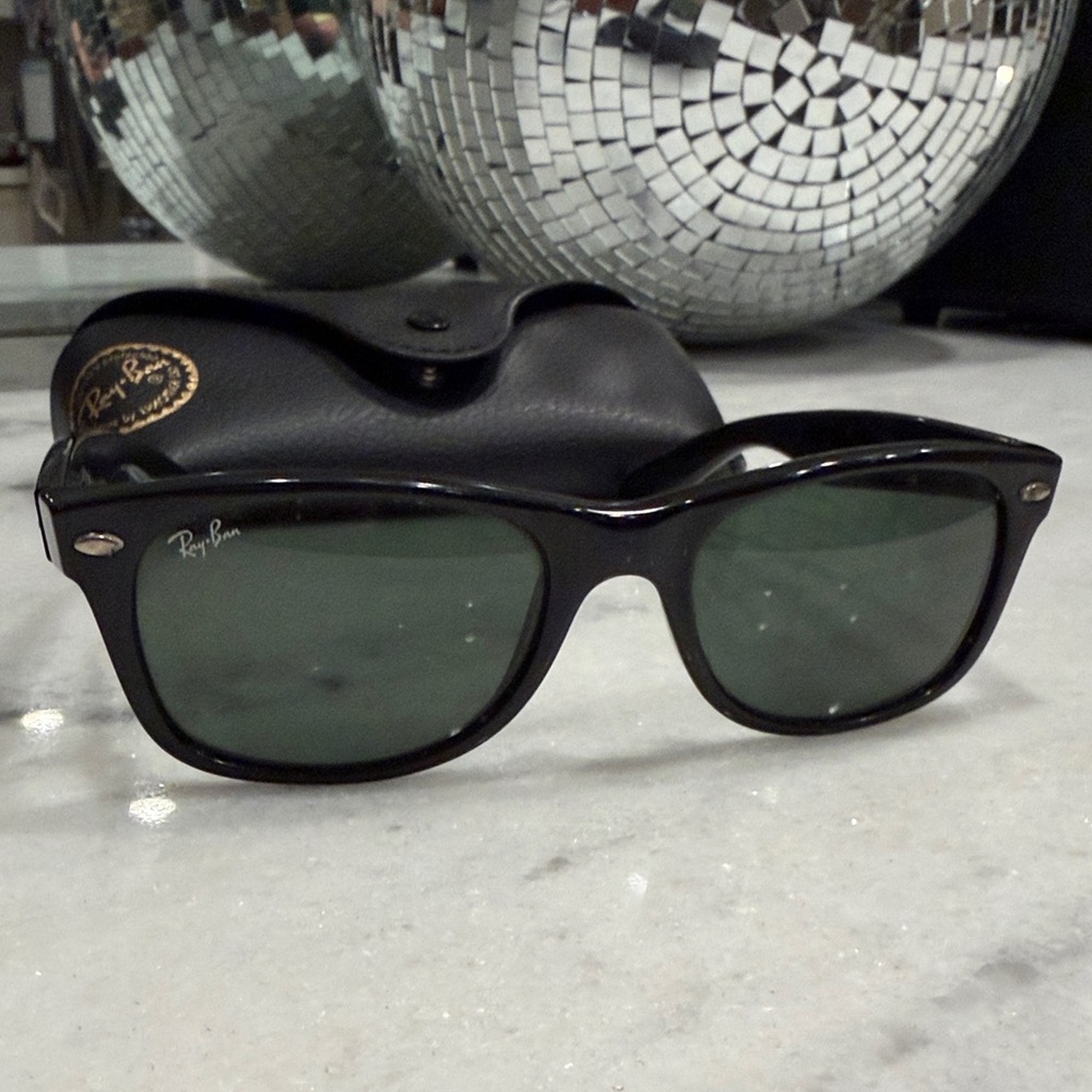 Ray-Ban new wayfarer Black Frame Sunglasses